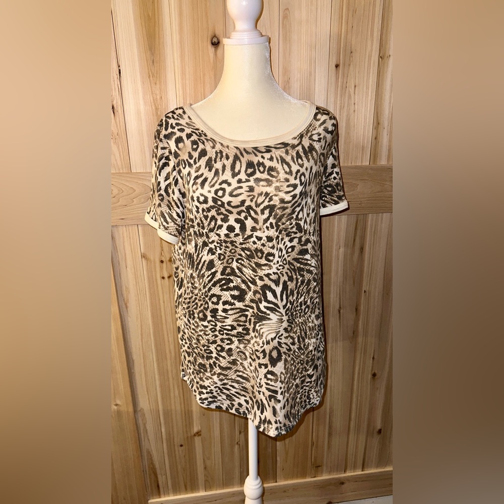 7th Ray Cheetah Print Tee